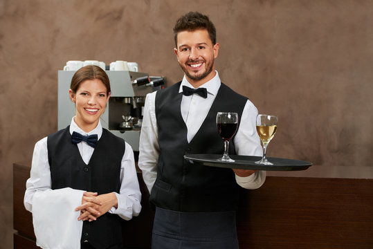 Head Waiter – Dubai, UAE